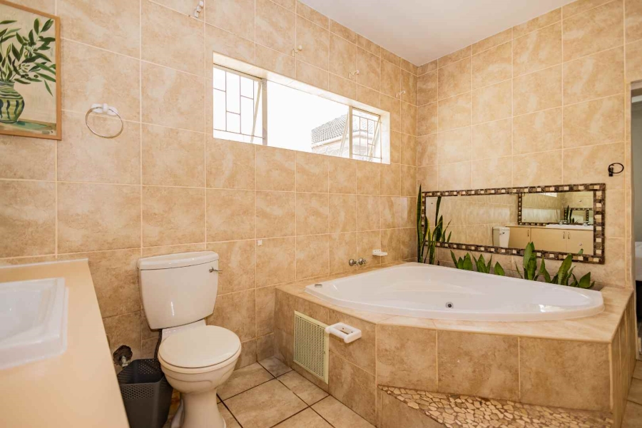 To Let 1 Bedroom Property for Rent in Oakdale Western Cape